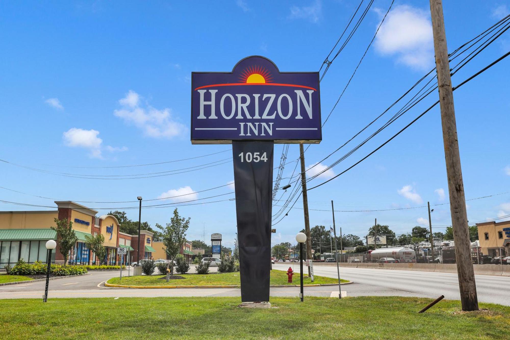 Horizon Inn Авенел Экстерьер фото