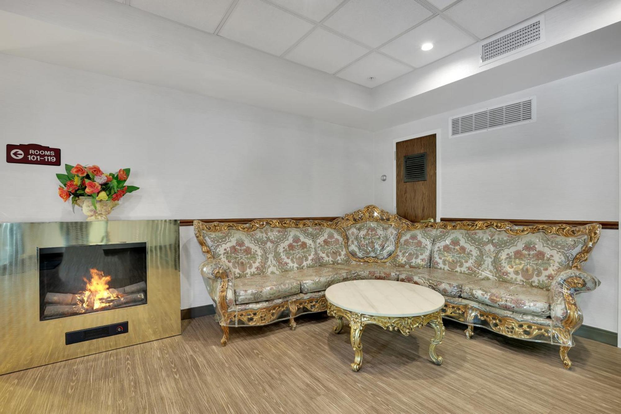Horizon Inn Авенел Экстерьер фото