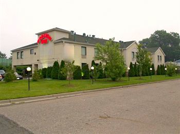Horizon Inn Авенел Экстерьер фото